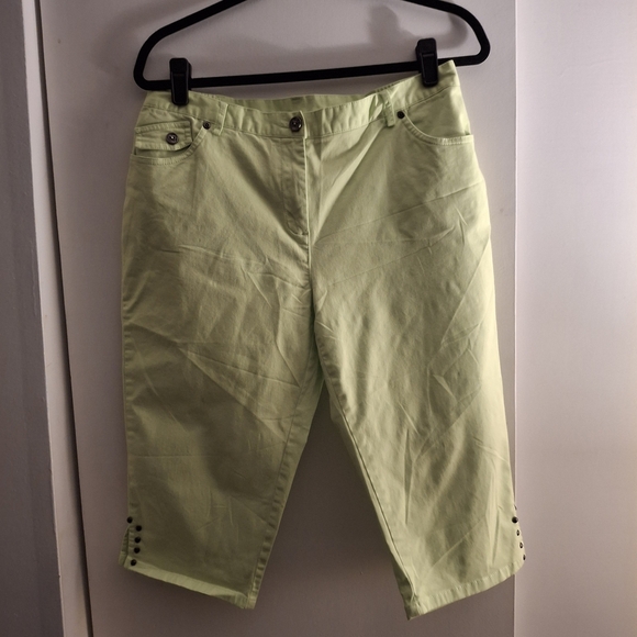 Hearts of Palm Petite Women's Neon Green Cropped Capris Pants - Picture 1 of 8